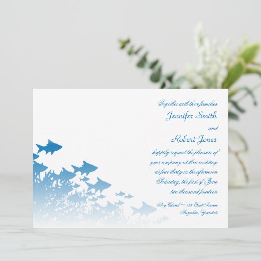 Blauwe vis en koraal bruiloft uitnodiging (Staand voorkant)