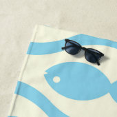 Blauwe vis met golfpatroon Gepersonaliseerde Kinde Strandlaken (In situ)