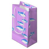 Blauwe vis op lila klein cadeauzakje (Voorkant Gekanteld)
