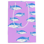 Blauwe vis op lila medium cadeauzakje (Voorkant)