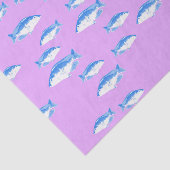 Blauwe vis op lila tissuepapier (Detail)