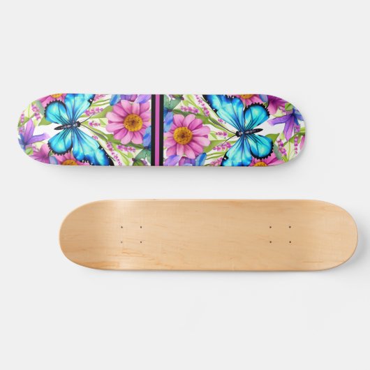Blauwe vlinder in een gebied met bloemen persoonlijk skateboard (Horizontaal)