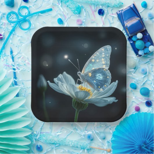 Blauwe vlinder op een maanbloem papieren bordje (Feest)