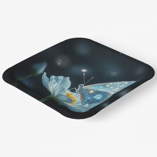 Blauwe vlinder op een maanbloem papieren bordje (Gebogen)