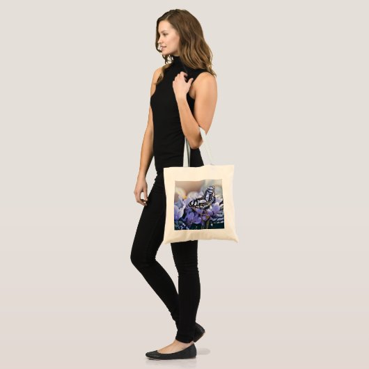 Blauwe vlinder tote bag (Voorkant (model))