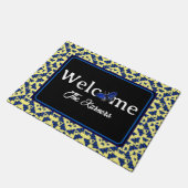 Blauwe Vlinders in Leuk Speels Patroon op Geel Deurmat (Schuin)