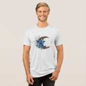 Blauwe vlinders op houten halve maan Tri-Blend shirt (Voorkant volledig)