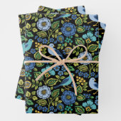 Blauwe Vogel Bloemen op Zwart Inpakpapier Vel (In situ)