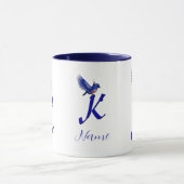 Blauwe Vogel Monogram Eerste Letter K Elegant Pers Mok (Midden)