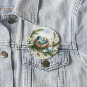 Blauwe Vogel Nest met Ornamenten in Winterdennen Ronde Button 7,6 Cm