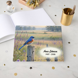 Blauwe Vogel Op Een Afsluitingspaal Voor Herdenkin Gastenboek