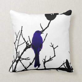 Blauwe vogel op zwarte boom kussen