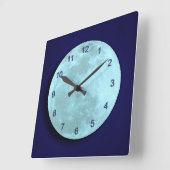 Blauwe, volledige wandklok (Hoek)