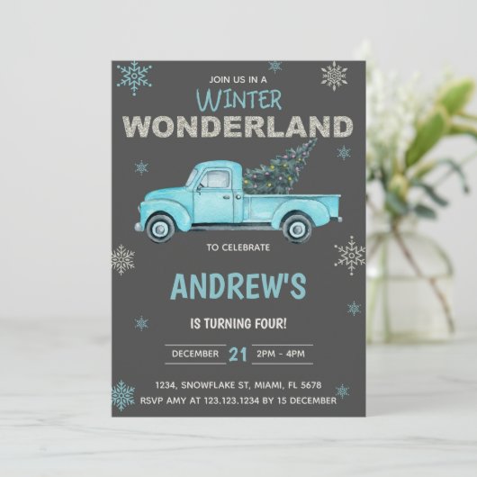 Blauwe vrachtwagen Winter Wonderland Birthday Invi Kaart (Staand voorkant)