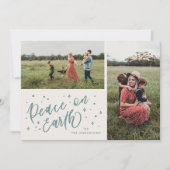 Blauwe Vrede op Aarde Lettering Christmas Two Foto Feestdagenkaart (Voorkant)