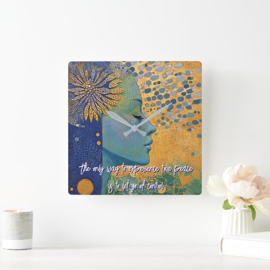 Blauwe Vrouw Laat Controle Muur Klok Loslaten (Huis)