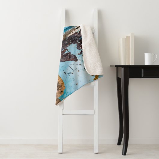 Blauwe wand en deur sherpa deken (In situ)