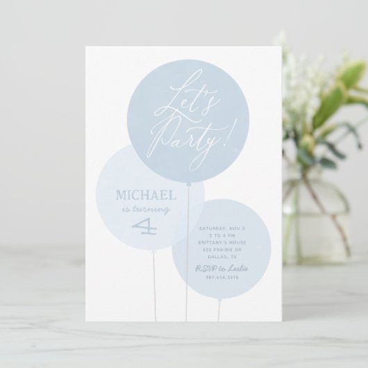 Blauwe Waterverf ballonjongen Birthday Party Invit Kaart (Staand voorkant)