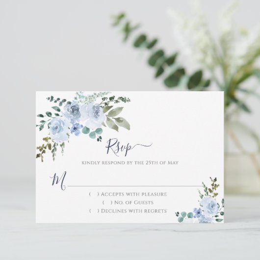 Blauwe Waterverf Bloemen | Marine RSVP Kaartje (Staand voorkant)