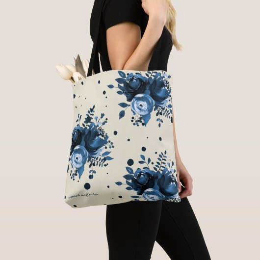 Blauwe Waterverf Bloemen met Stippen en Naam toevo Tote Bag (Dichtbij)