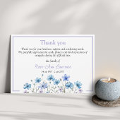 Blauwe waterverf bloemenweide bloemen begrafenis bedankkaart