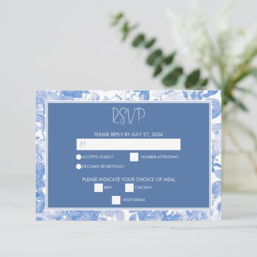 Blauwe Waterverf Botanische Florals Weddenschap RSVP Kaartje (Staand voorkant)