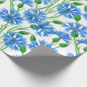 Blauwe waterverf cornbloemen, wilde bloemen op wit cadeaupapier (Hoek)