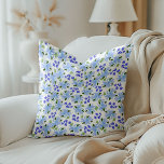 Blauwe Waterverf Floral Garden Sierkussen<br><div class="desc">Met deze mooie blauwe waterverf gooit Floral Garden kussen naar je huis.</div>