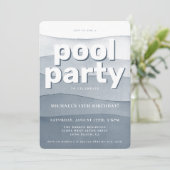 Blauwe Waterverf Pool Party Birthday Uitnodiging (Staand voorkant)