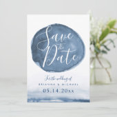 Blauwe watervlek op het meer | Aangepast: de datum Save The Date (Staand voorkant)