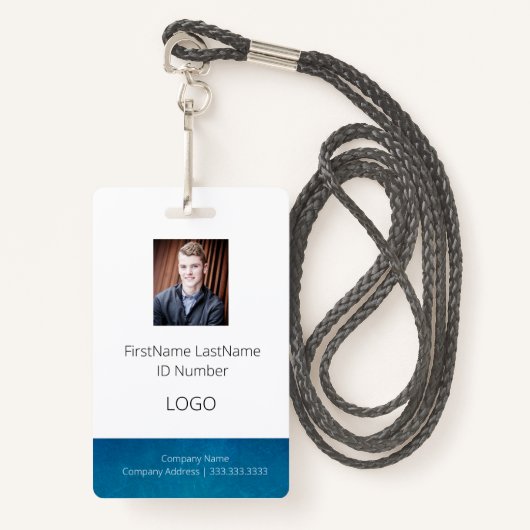 Blauwe werknemer ID-badge met streepjescode Badge (Voorkant met draagriem)
