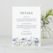 Blauwe Wildbloemen Bruiloft Details Behuizing Kaar Kaart (Staand voorkant)
