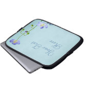 Blauwe wilde bloem laptop sleeve (Voorkant onderkant)