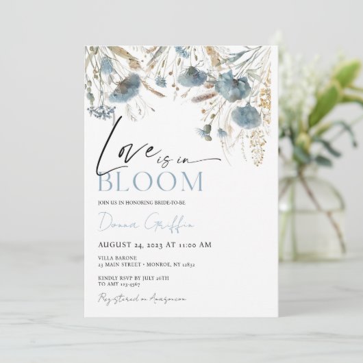 Blauwe Wilde Bloem Liefde is in Bloei Uitnodiging (Staand voorkant)