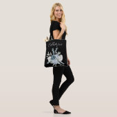 Blauwe wilde bloemen Boho Script Gepersonaliseerde Tote Bag (Op model)