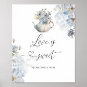 Blauwe wilde bloemen Liefde is zoet neem een trakt Poster (Voorkant)