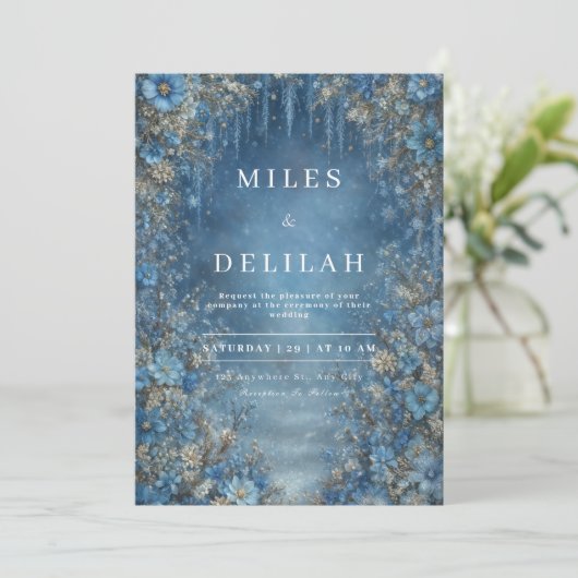 Blauwe Winter Bloemen Huwelijksuitnodiging Kaart (Staand voorkant)