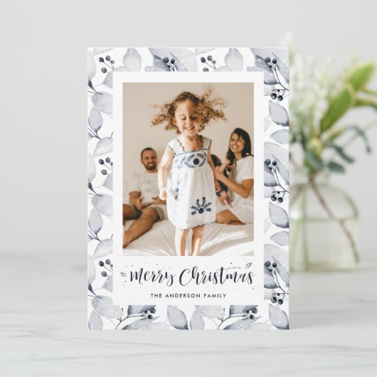 Blauwe Winter Foliage Foto Vrolijke Kerst Kaart (Staand voorkant)