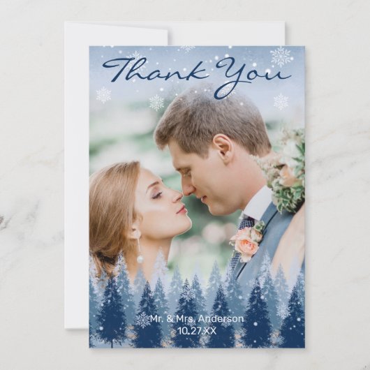 Blauwe Winter Wonderland Pine Kerstbruiloft Bedankkaart (Voorkant)