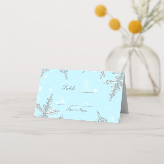 Blauwe Winter Wonderland Sneeuwvlokken Trouwtafel Plaatskaartje (Achterkant)