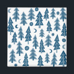 Blauwe winterbomen Moonlight Forest Magneet<br><div class="desc">Decoreer je keuken met deze magneet. Het is een geweldig cadeau! Bekijk mijn winkel voor meer overeenkomende spullen zoals mokken, handdoeken en stickers! Je kunt je eigen tekst altijd toevoegen. Laat me weten of je iets wilt dat aangepast is. Als je het koopt, bedankt! Ben zeker om een foto op...</div>