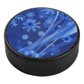 Blauwe wintersneeuwkerst hockey puck (3/4)