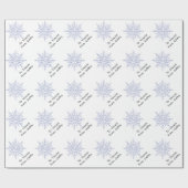 Blauwe wintersneeuwvlokken op witte feestdag cadeaupapier (Vlak)