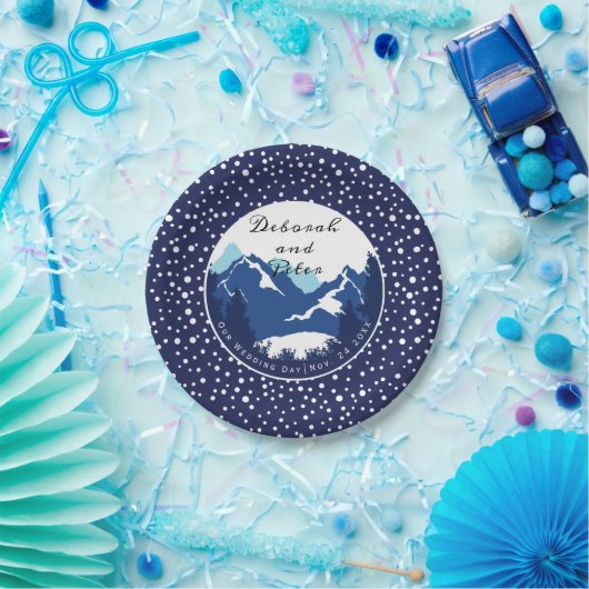 Blauwe, witte bergen en naaldbomen bruiloft papieren bordje (Feest)