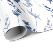 Blauwe & witte bloemen op een stengel cadeaupapier (Rol Hoek)
