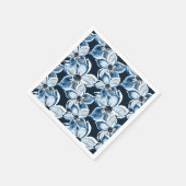 Blauwe, witte bloemen op een zwarte achtergrond. servet (Hoek)