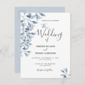 Blauwe witte botanische scripttrouwuitnodiging briefkaart (Voorkant / Achterkant)