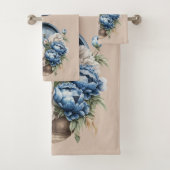 Blauwe, witte en beige Peony-handdoekset Bad Handdoek (Insitu)