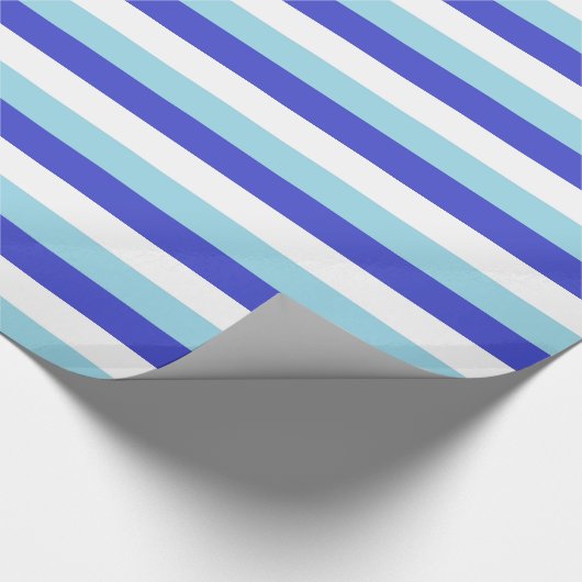 Blauwe, witte en parelblauwe strepen cadeaupapier (Hoek)