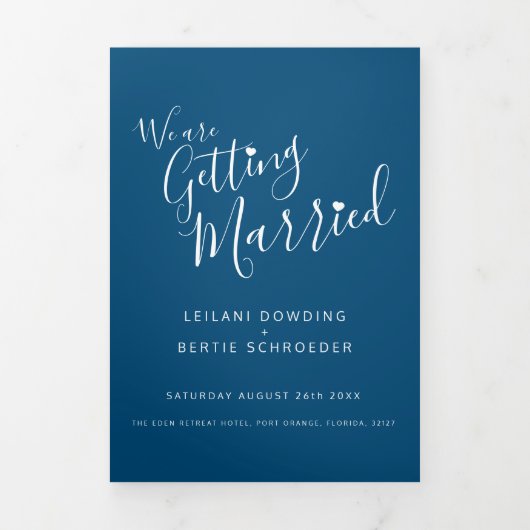 Blauwe witte kleine bruiloft helemaal in één drieluik uitnodiging (Cover)